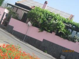 Scacciapensieri's home, hotel v destinaci Trecastagni