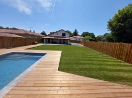 Artigaous Family، فندق في ليون