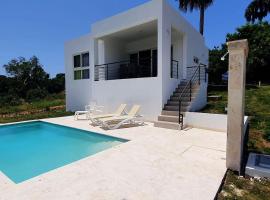 2 Bedroom Pool Villa in Gated Encuentro Residences by Palm Hills Real Estate, hotel in Cabarete
