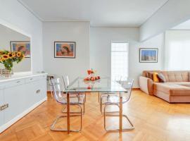 one block from the sea 10'minutes from acropolis