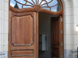 koetshuis, hotel a Ypres