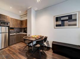 Classy and stylish apartment next to Hilton, hotel v Aténách