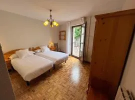 vivienda turistica en la plaza del pueblo