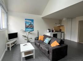 Petite maison indépendante, ξενοδοχείο σε La Chapelle-des-Fougeretz