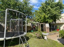 Le Faubourg des Trois Provinces, Zoo de Beauval, hotel di Noyers-sur-Cher