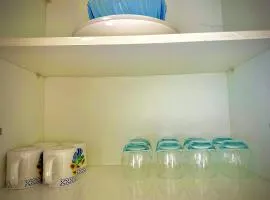 Appartement lumineux vue sur piscine, 4 min de la Plage