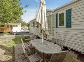 3 Bedroom Lovely Stacaravan In Sete