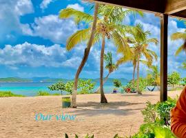 Ocean Front Sapphire del Mar B-107, khách sạn gia đình ở St Thomas