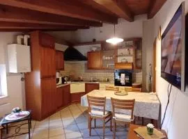 Splendida Mansarda, aria condizionata "ALLE MURA DEL CASTELLO 2 Stefano e Paola Marchesini"