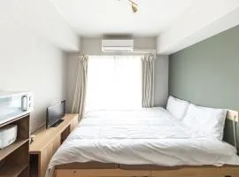 702 道頓堀側のお部屋 中心地へのアクセス抜群 ダブルベッド1台