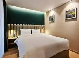 Elbon stay with Haeundae Beach