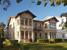 Brise Villa Luna、アールベックのコテージ