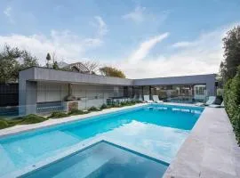 Ultimate Family Pool House Paradise