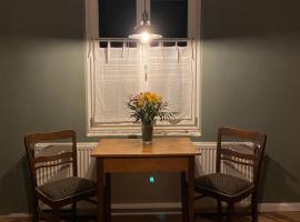 B&B - Western Horse Academy，瓦爾斯羅德的有停車位的飯店