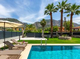 Villa Palmiye by Villa Safiya, villa em G&ouml;cek