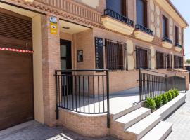 Apartamentos Hotel Carlos I, alojamiento con cocina en Yuncos