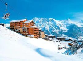 Appart chaleureux au pied des pistes avec piscine, hotel u gradu 'Orcières'