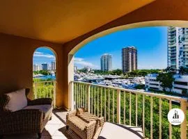 Uhost AI - 3BR Condo - Stunning Water Views
