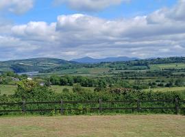 Tinnock B&B, hotel v destinaci DʼLoughtane Cross Roads