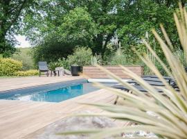 Villa Nature à 10 min des plages et d'Hossegor, hotel a Angresse