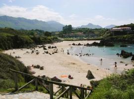 Apartamentos Silken Playa de Toró, hotel v destinaci Llanes