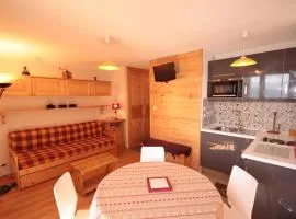 Charmant appart au 2e étage, 5 pers, balcon, WiFi, casier à skis, Les Saisies - FR-1-293-287