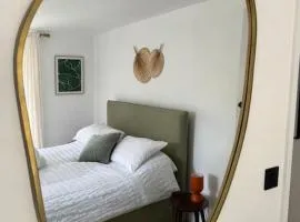 Stylish & central apartment close to the beach