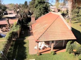 Las Calandrias, hotel en Funes