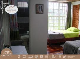 Private rooms, 10 min from SJO Airport, bed and breakfast v destinaci Ciudad Cariari
