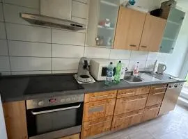 Montör und Studentenzimmer Bett Vermietung UG1