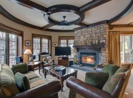 Manoirs-Luxury Golf - 1KM to Mont-Tremblant with AC, hotel de luxo em Mont-Tremblant