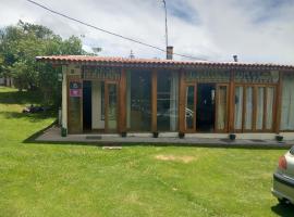 Compostela Pousada, hostel & camping, hostel in São Bento do Sapucaí