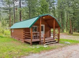 Lost Horse Lodge Double Queen Cabin 13