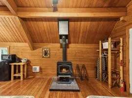 Lost Horse Lodge Double Queen Cabin 20