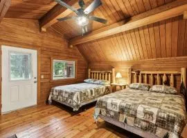 Lost Horse Lodge Double Queen Cabin 19 - PetsOK