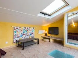 World Hostel Condo Rooftop Veranda Terrace、マルセイユのコンドミニアム