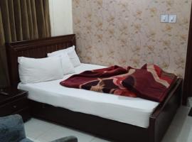 ์ด์ฌ๋ผ๋ง๋ฐ๋์ ์์นํ ํธํ
Hotel Islamabad Metro Inn