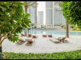 Exquisite 1-Bedroom with Pool Scenery in Dubai Creek Harbour