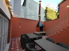 CASA CENTRICA EN LA CIUDAD DEL BUEN VlNO - HASTA 8 PERSONAS