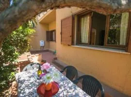 5 MINUTES FROM THE SEAFRONT -Apartment & garden