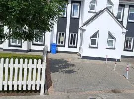 4 Bed By The Sea