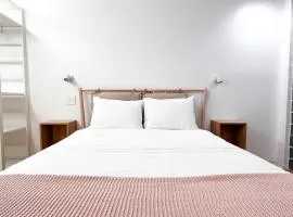 Exquisite and Modern Stay in Brooklyn at Rem-Casa