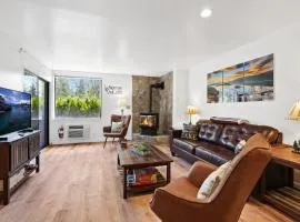 Heavenly Lakeside Retreat Close to downtown