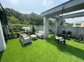 Yolo House