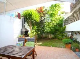 Apartamento acogedor con gran patio-jardín, a 300m de la playa de la Farella, Llançà. - ES-228-190