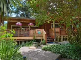 Woods Waves: Luxury Coast Cabin King Beds Pets