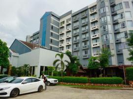 Thepnakorn Hotel、ブリーラムのスパホテル