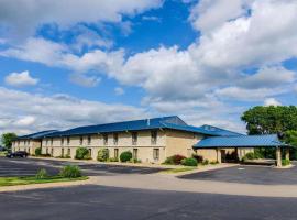 Quality Inn & Suites、Winfieldのホテル