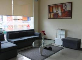 Cherry Midtown Hotel, hotel in Bahac-bahac