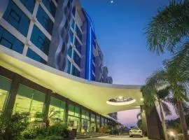 Alvarez Hotel